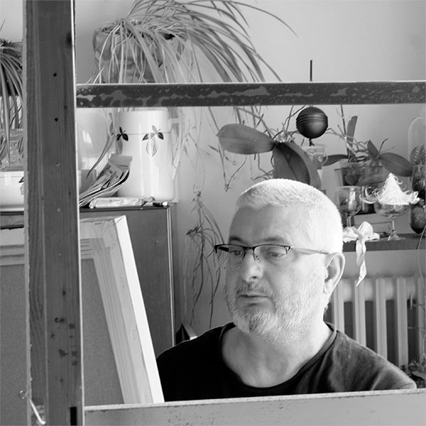 Portrait artiste about 1200x1200 web